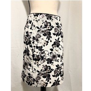 White House Black Market Floral Pencil Skirt